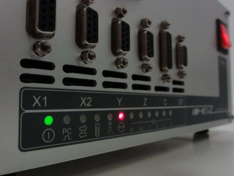 Status LEDS an CNC-STEUERUNG Status LEDS an CNC-STEUERUNG