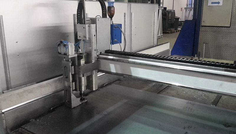 CNC bohren mit Stufenbohrer CNC bohren mit Stufenbohrer
