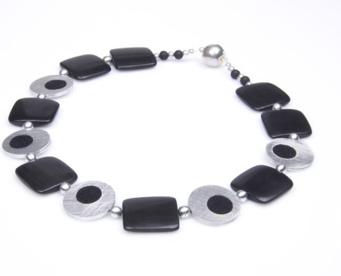 Design Halskette aus Aluminium Design Halskette aus Aluminium