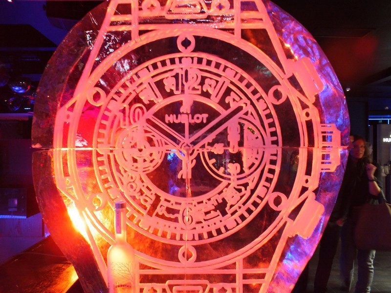 Eis fräsen - Uhr Hublot Messeauftritt Eis fräsen - Uhr Hublot Messeauftritt