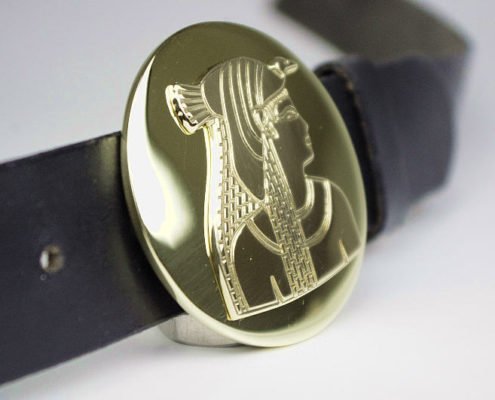 Guertelschnalle mit Diamantgravur Pharao Guertelschnalle mit Diamantgravur Pharao