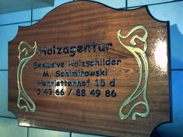 Lackiertes Holzschild mit Gravur Lackiertes Holzschild mit Gravur