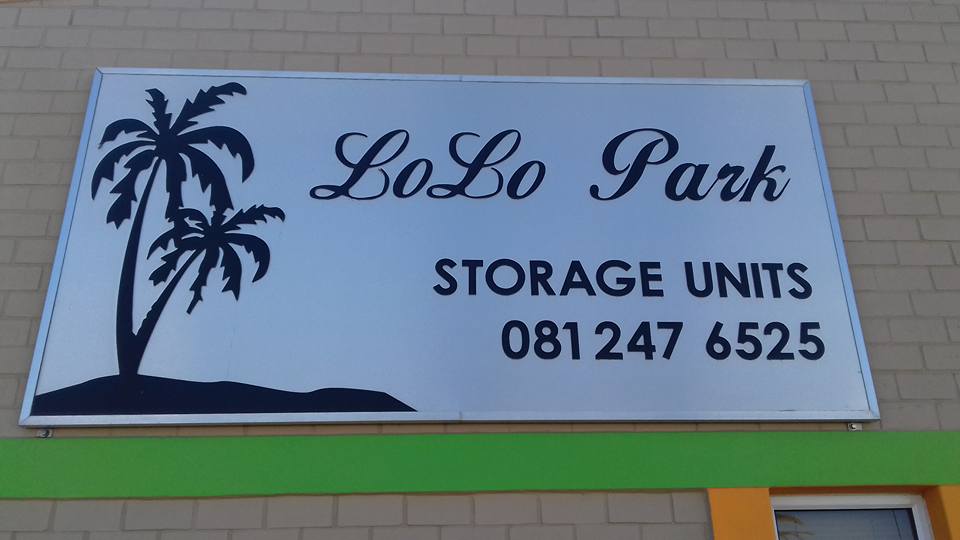 Plasmaschneiden eines Firmenschildes aus Edelstahl Plasmaschneiden eines Firmenschildes aus Edelstahl