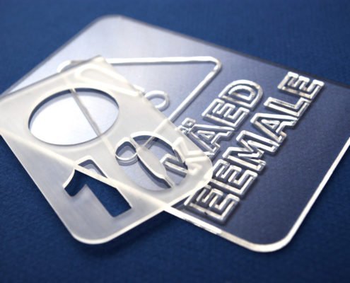 Plexiglasbearbeitung mit der CNC Fräse Plexiglasbearbeitung mit der CNC Fräse