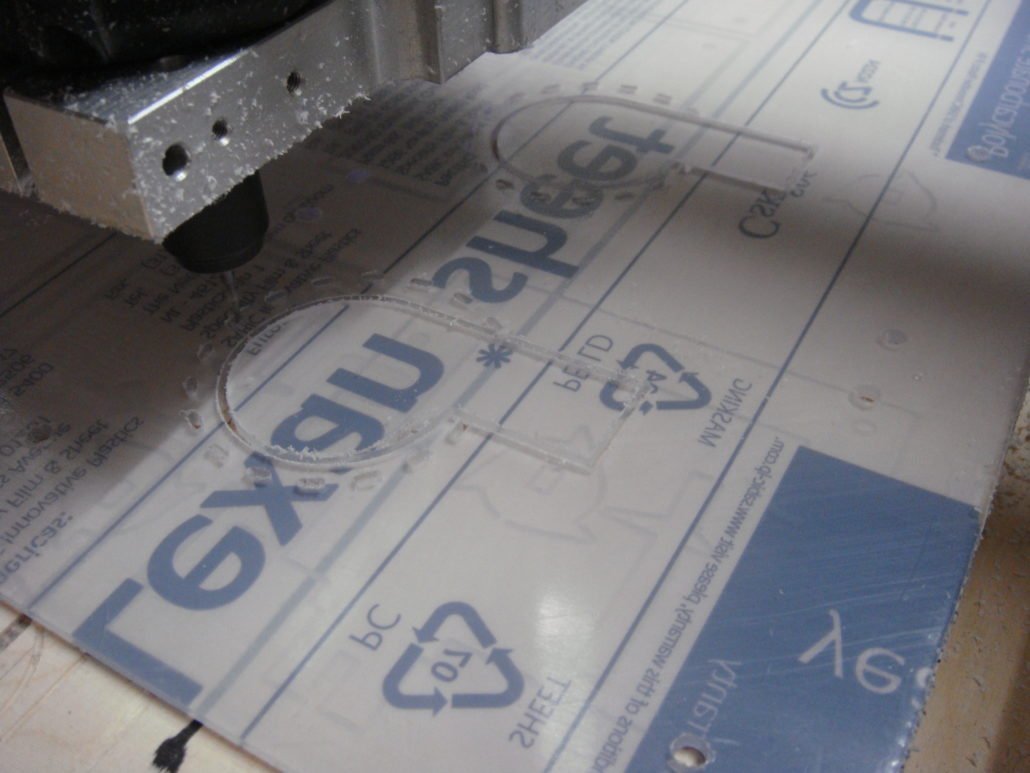 Plexiglas auf der CNC Fräse Plexiglas auf der CNC Fräse